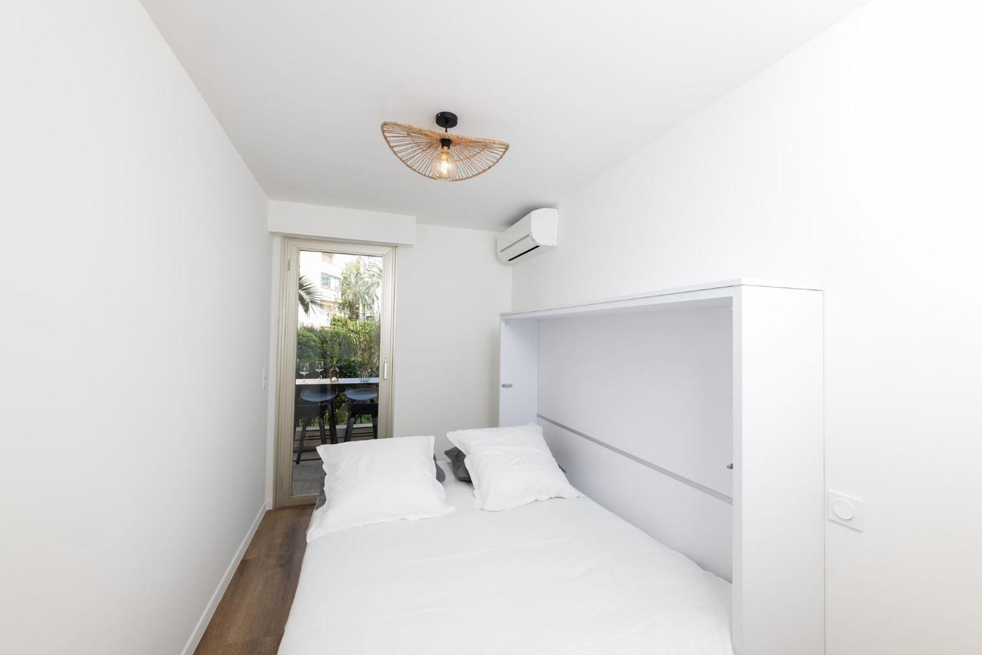 Somptueux Appartement 20M Plages Avec Vue Mer Antibes Extérieur photo